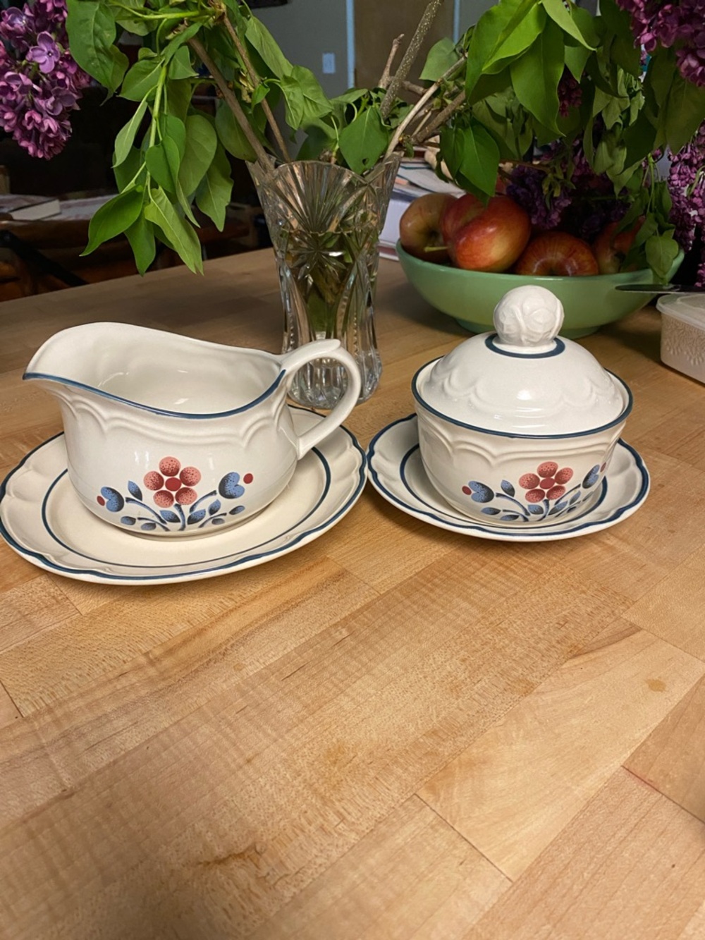 Cumberland Cream Ceramic Sugar Bowl & Creamer Set with Blue and Red Floral Motif